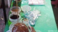 Nah ini kemasan cup untuk ukuran reguler atau kecil nih. Cocok dimakan sebagai teman ngemil. Foto: Devi S. Lestari / detikFood