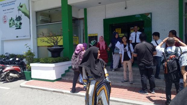 Dikejar Jemaah Umrah, Agen Abu Tours Geruduk Bank Bukopin