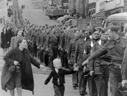 Kumpulan Foto Emosional yang Bikin Hati Terenyuh