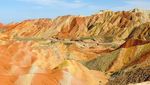 Foto: Bukit Pelangi Nan Ajaib di China