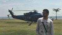 Dia suka banget liburan lho! Tidak hanya menikmati pesona Malaysia, namun juga keluar negeri. (tunku_idris/ Instagram)