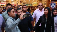 Istri pangeran Johor diketahui bernama Che Puan Khaleeda Bustamam. (Foto: Dok. Facebook via Asia One)