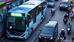 Lucu, Badan Busway Ini Bergambar Ekosistem Laut