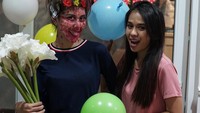Ini adalah bridal shower kedua Syahnaz. Sebelumnya, Syahaz sudah mendapat kejutan serupa dari teman-temannya yang lain. Foto: Instagram Syahnaz
