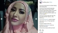 Tak cukup sampai disitu, Chyntiara juga mengunggah foto tampil berhijab yang langsung dibanjiri komentar tak kalah pedas. (Dok. Instagram/cynthiara_alona)