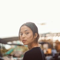 Tatapan bintang film Posesif ini adem banget ya walaupun tanpa pulasan lipstik sedikit pun.  Foto: Instagram