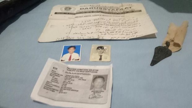 Ternyata Pembunuh Sopir Go-Car Pakai Jimat, Ini Penampakannya Ternyata Pembunuh Sopir Go-Car Pakai Jimat, Ini Penampakannya