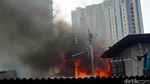 Foto-foto Kebakaran di Pemukiman Belakang Polsek Kemayoran