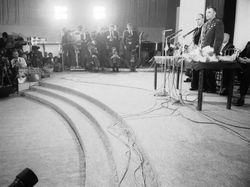 Momen Langka Manusia Pertama Luar Angkasa