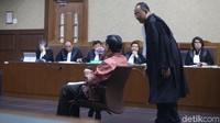 Novanto ditegaskan jaksa terbukti melakukan intervensi dalam proses penganggaran dan pengadaan barang jasa paket e-KTP. Novanto disebut menyalahgunakan kesempatan dan sarana karena kedudukannya sebagai anggota DPR dan ketua Fraksi Golkar saat itu memiliki hubungan kedekatan dengan Andi Narogong.