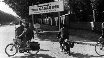 Pengumuman di Paris, Perancis, untuk menyambut Gagarin di perhelatan World Congress of Astronatus.  Foto: Getty Images