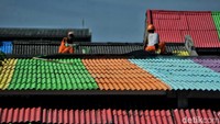 Kawasan Kampung Kreatif semakin mencuri perhatian dengan berbagai cat warna-warni yang menjadi sorotan.