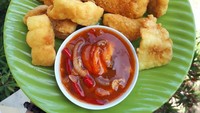 Kalau @awied_dhya lebih suka guramenya dipotong lalu sausnya di pisah, bisa jadi ide baru untuk camilan gurih, ya? Foto: Instagram