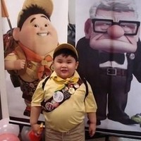 Masih ingat Russel kan, siswa pramuka nan polos berbadan gempal di film Up (2009)?  Ternyata, Russel punya kembarannya di dunia nyata. Sama-sama menggemaskan ya? (Foto: ist.)