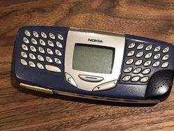 Deretan Ponsel Teraneh Bikin Mata Terbelalak