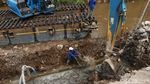 Pembuatan Turap di Tendean Square Dikebut