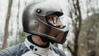 Bukan cuma jalan-jalan, Henry pun berniat untuk melakukan donasi saat berkeliling ini. Untuk itu ia menggandeng yayasan Movember.  Foto: Istimewa