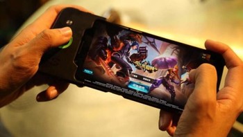 1. Menenpati ranking 1 adalah ponsel gaming Xiaomi Black Shark dengan skor 292.887. Foto: Dok. Xiaomi Gaming