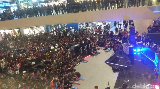 Grand Final ANC 2018 Pikat Ribuan Pecinta Game Surabaya