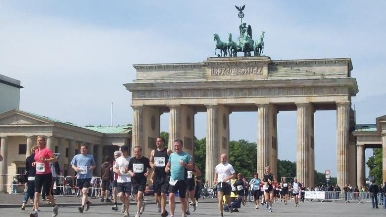 Monumen Brandenburg Gate di Berlin, Jerman (Fitraya/detikTravel) Monumen Brandenburg Gate di Berlin, Jerman (Fitraya/detikTravel)
