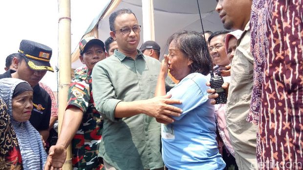 Anies Baswedan meninjau Kampung Akuarium, Penjaringan, Jakut, Sabtu (14/4/2018)
