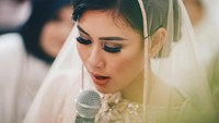 Syahnaz Sadiqah tampil cantik saat menjalani proses pengajian sebelum pernikahannya. Foto: dok Instagram kiranaweddingplanner