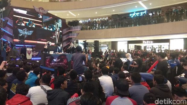 Grand Final ANC 2018 Pikat Ribuan Pecinta Game Surabaya