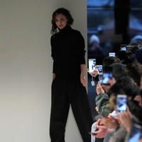 Kemunculan Victoria di Vogue sekaligus menandai 10 tahun kariernya sebagai desainer. Dalam waktu dekat, perempuan 44 tahun itu akan mengadakan fashion show di London Fashion Week untuk merayakan pencapaian tersebut. (Foto: Getty Images)