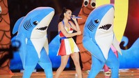 Katy Perry tampil di Pepsi Super Bowl XLIX Halftime Show. Foto: Christopher Polk/Getty Images