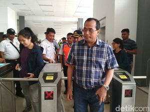 Menhub Tanya di Stasiun Duri Ada Perubahan, Penumpang Bilang Belum