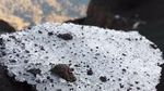 Foto: Lapisan Es Langka di Mahameru yang Viral