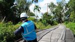Begini Perjuangan Melistriki Desa Teluk Hiri di Kalteng