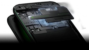 Layar Xiaomi Blackshark sendiri berukuran 5.99 inch dengan aspek rasio 18:9 dan resolusi Full HD.  Foto: Dok. Xiaomi Gaming