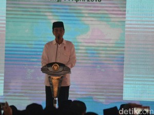 Jokowi ke Kades Seluruh RI: Hati-hati dengan Dana Desa