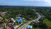 Pemerintah meningkatkan kualitas sekaligus membangun jalan perbatasan dengan Malaysia di Provinsi Kalimantan Barat.Foto: Dok. PT Wijaya Karya (Persero) Tbk