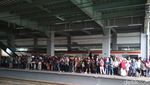 Disambangi Menhub, Ini Suasana Stasiun Duri Penuh Sesak Penumpang