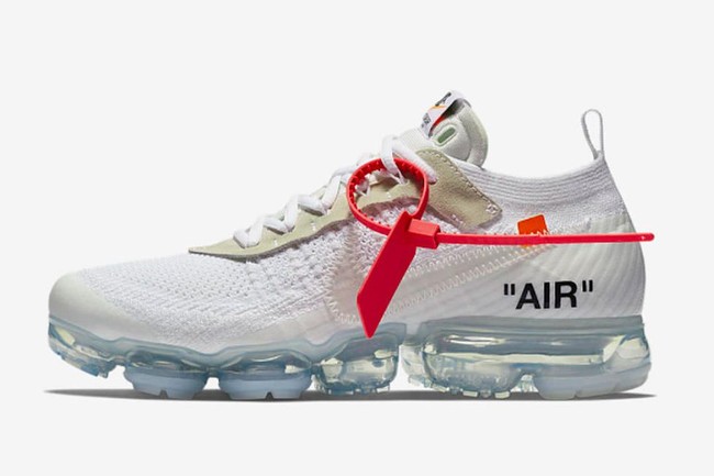 Dikutip dari XXL, salah satu sneakers yang paling ditunggu para kaum hypebeast adalah sepatu kolaborasi Nike dengan merek high-end streetwear Off-White. Dirilis akhir pekan ini, sneakers tersebut kabarnya akan dijual seharga US$ 250 atau Rp 3,4 juta. (Foto: ist.)
