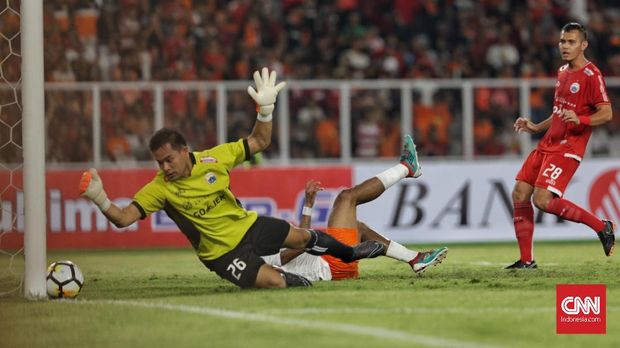 Dua gol Persija lawan Borneo FC berasal dari skema bola mati.