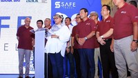 Safe Travel Fest 2018 merupakan gelaran acara dengan salah satu puncaknya yakni peluncuran aplikasi mobile Safe Travel Kementerian Luar Negeri. Aplikasi tersebut sebelumnya sudah diluncurkan pada 2017 lalu dikembangkan menjadi multi-platform yang dapat diakses di android, iOS, web, dan media sosial. Foto: dok. BRI