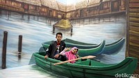 Pengunjung bisa menjelajah area ini setiap harinya mulai pukul 11.00 - 22.00 WIB di Summarecon Mall Bekasi.