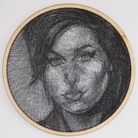 Mendiang Amy Winehouse pun tak luput sebagai obyek andalan seniman ini. (Foto: Instagram/cvernart)