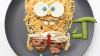 Selain Patrick, Spongebob juga bisa dibuat dari susunan mie hokkian dengan paduan ayam saus madu, jamur enoki, tahu dan kacang polong. Foto: Instagram @jacobs_food_diaries