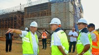 Saat meninjau pembangunan Jembatan Kali Kuto yang menjadi titik kritis di ruas tersebut, Basuki optimistis ruas ini bisa dipakai saat mudik.