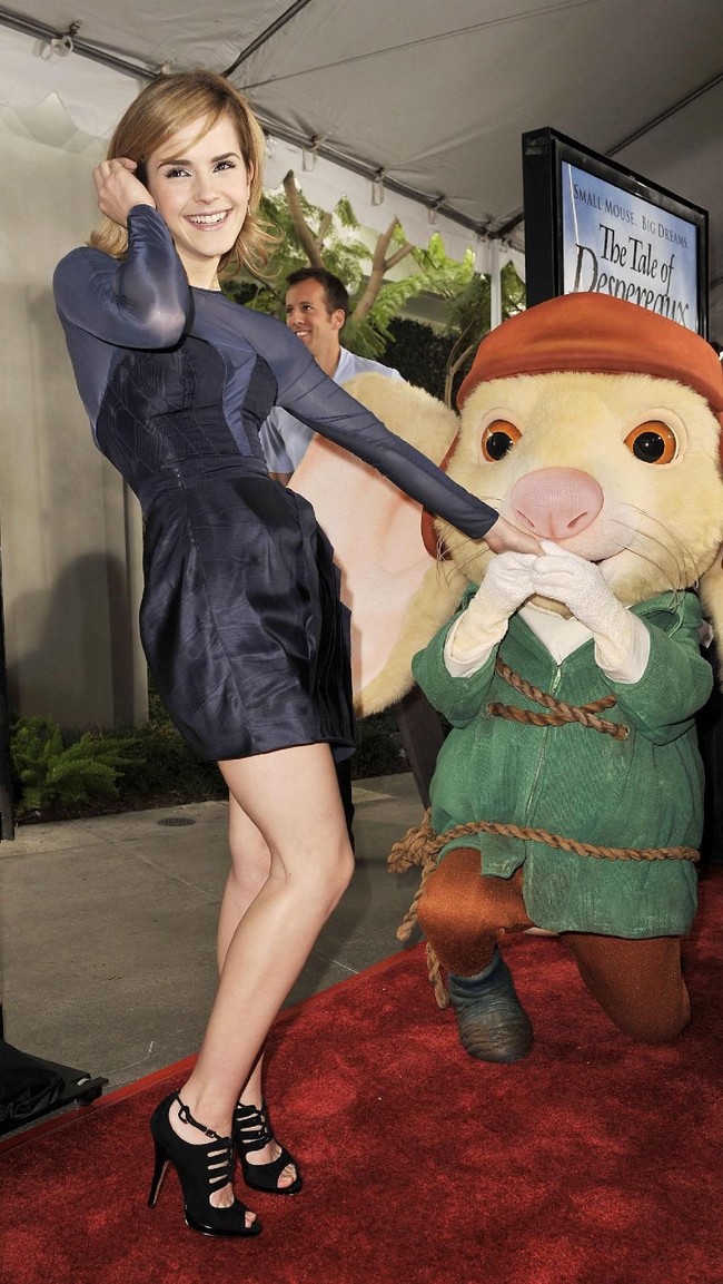Beranjak remaja, aktris kelahiran Paris, Prancis, ini mulai berani berbusana menantang. Ia memakai mini dress lengan panjang abu-abu saat menghadiri premier The Tale of Despereaux di Los Angeles, California, AS, 2008 lalu. (Foto: Getty Images)