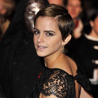 Seperti dikutip dari Collider, Emma Watson disebut memiliki nilai IQ 138 yang termasuk dalam kategori sangat cerdas. Saat masih syuting untuk film Harry Potter, aktris asal Inggris ini masih mengikuti tes masuk universitas dan diterima di dua tempat bergengsi sekaligus, Dartmouth College and Oxford. Foto: Getty Images