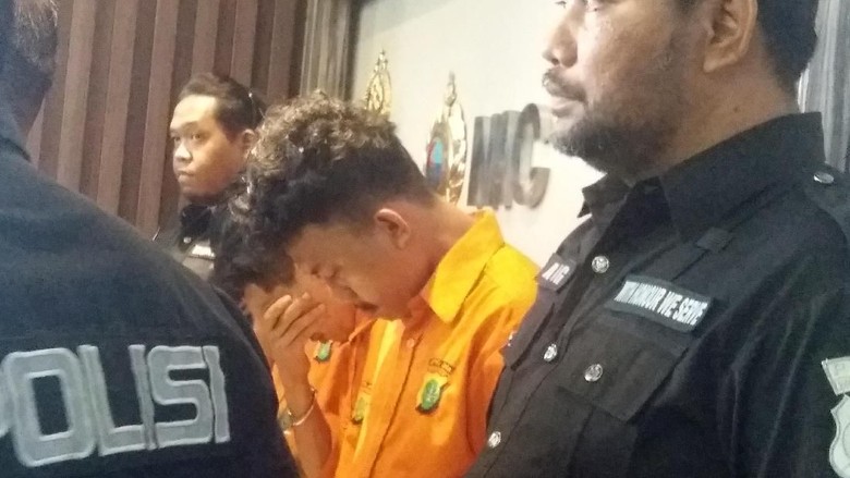 Kronologi Tertangkapnya Jaringan Pengedar Sabu ke Riza Shahab Kronologi Tertangkapnya Jaringan Pengedar Sabu ke Riza Shahab
