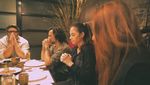 Begini Gaya Si Cantik Valerie Thomas Saat Makan Rendang dan Minum Jus