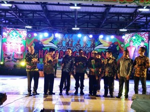 Meriahnya Festival Habaring Hurung