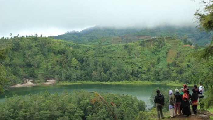 telaga warna dieng