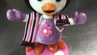 Pecinta kartun asal Korea Selatan berjudul Pororo pasti tahu siapa pinguin cantik ini? Ya! Ini namanya Loopy. Begini jadinya kalau terbuat dari permen. Cantik, kan? Foto: Instagram @candyartisans